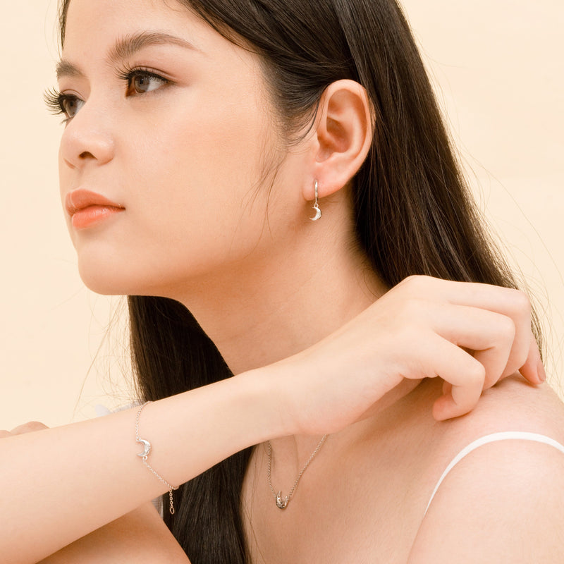 Celia Cosmo Necklace.